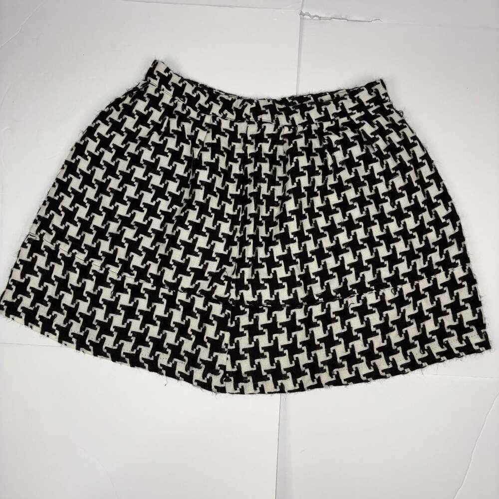 Xhilaration Women Black and White Houndstooth Pleated Mini Skirt Size L